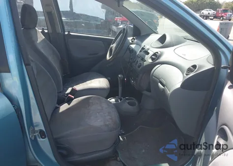 2001 Toyota Echo z USA, uszkodzony, nr VIN JTDBT123910195367